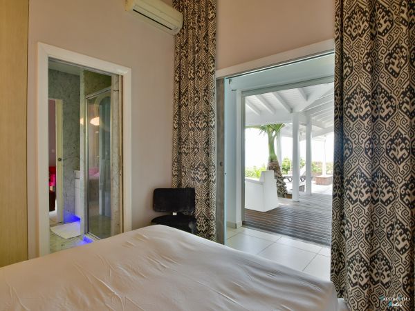 Guadeloupe Home 962612