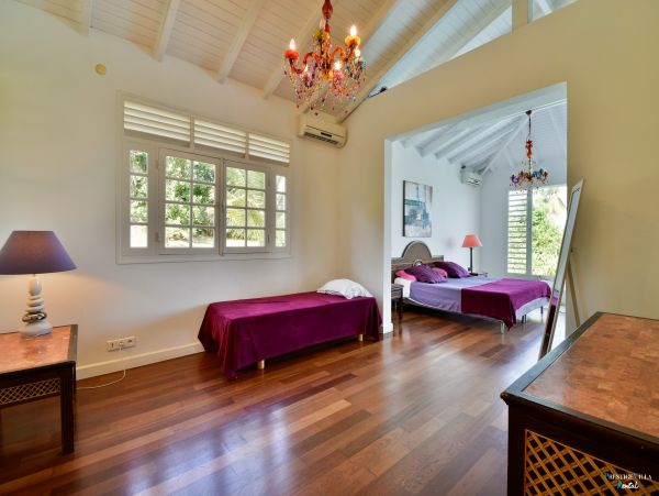 Guadeloupe Home 962613