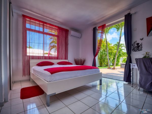 Guadeloupe Home 962617