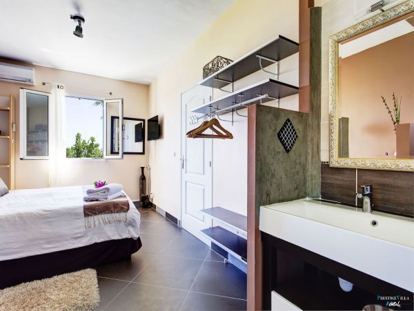 Guadeloupe Home 962621