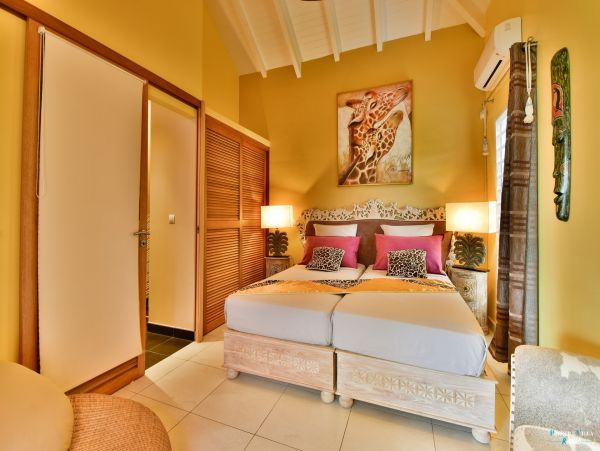 Guadeloupe Home 962624