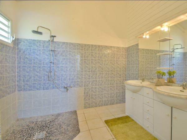 Vacation Villa Rental Walk to Beach - Luxury Guadeloupe Villa for 6 Guests with Pool