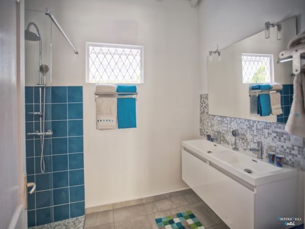Guadeloupe Home 962631