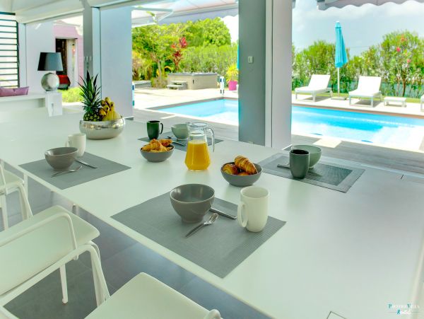 Guadeloupe Home 962635