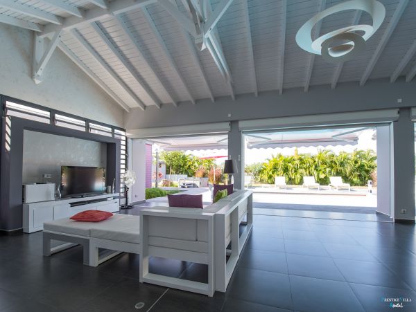 Guadeloupe Home 962635