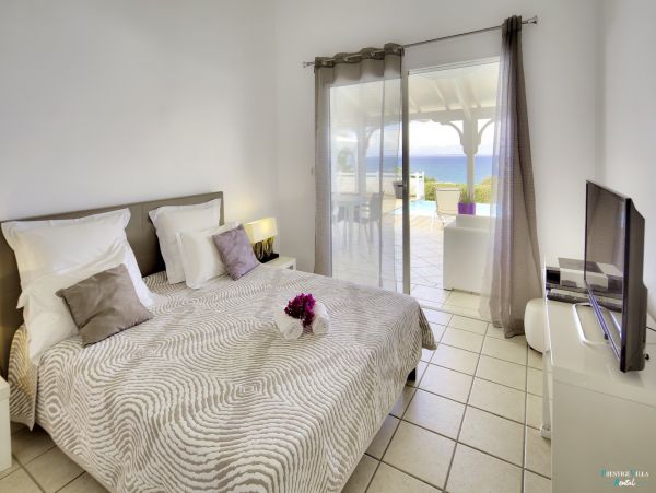 Guadeloupe Home 962636