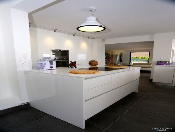 Guadeloupe Home 962640