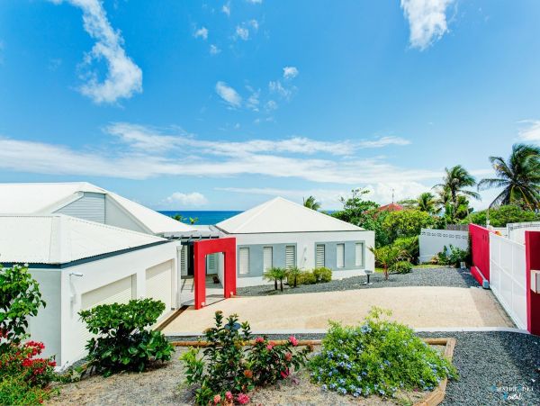 Guadeloupe Home 962640