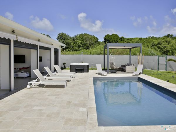 Guadeloupe Home 962644