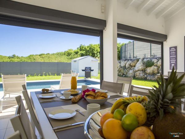 Guadeloupe Home 962644
