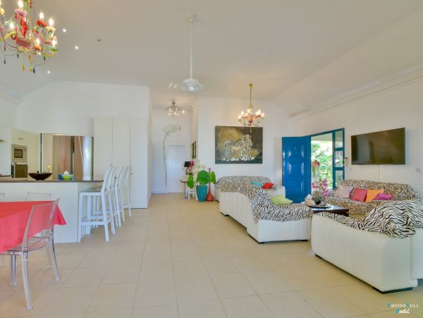 Guadeloupe Home 962645