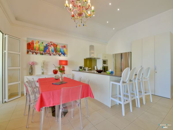 Guadeloupe Home 962645