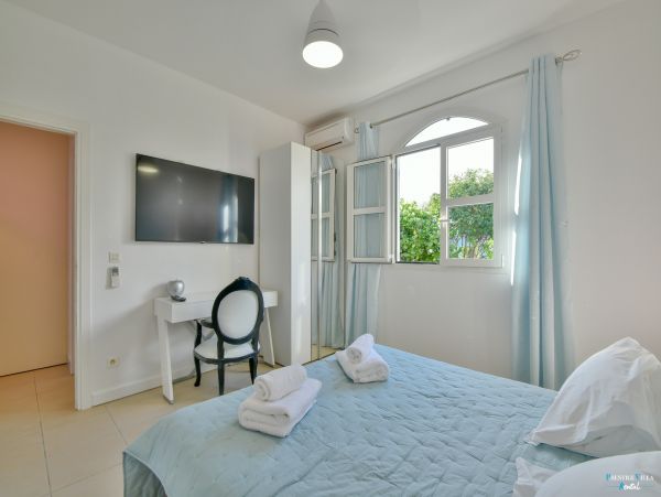 Guadeloupe Home 962645