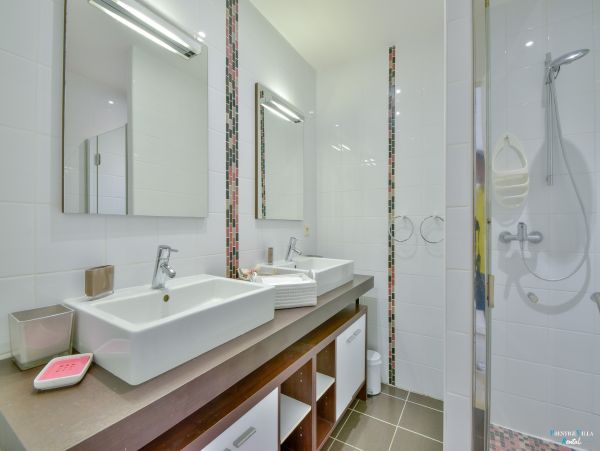 Guadeloupe Home 962645