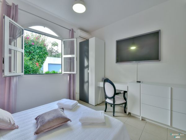 Guadeloupe Home 962645
