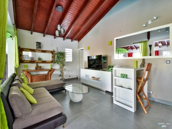 Guadeloupe Home 962646