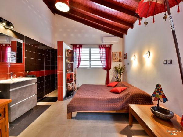 Guadeloupe Home 962646