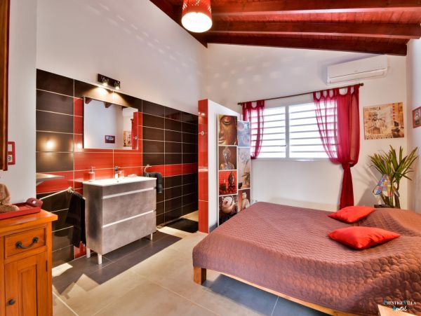 Guadeloupe Home 962646