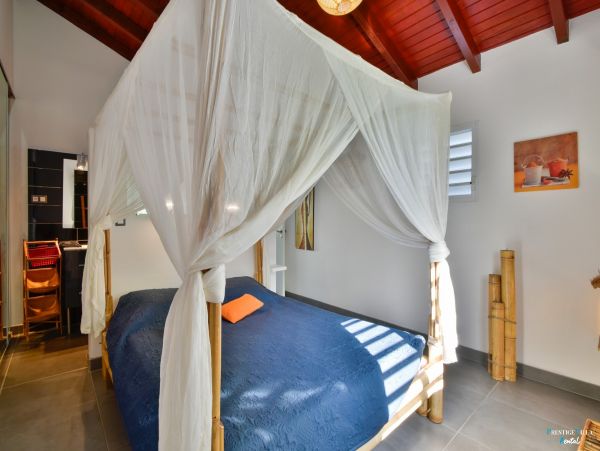 Guadeloupe Home 962646
