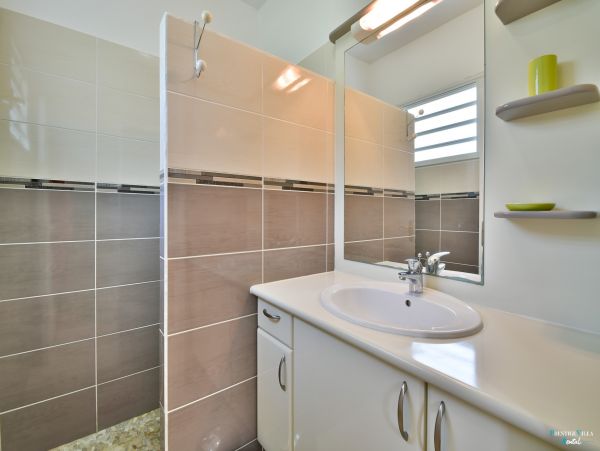 Guadeloupe Home 962647