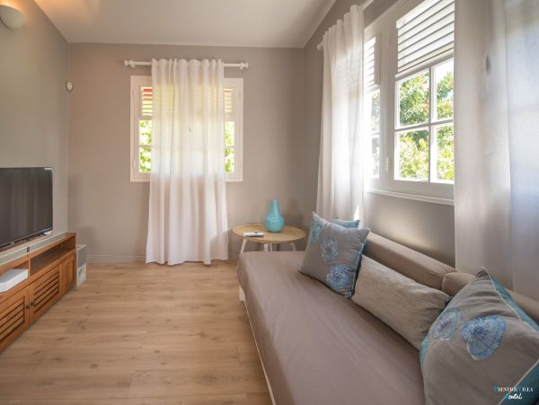 Guadeloupe Home 962654