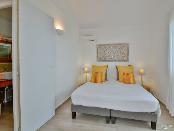 Guadeloupe Home 962654
