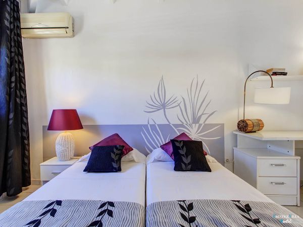 Guadeloupe Home 962656