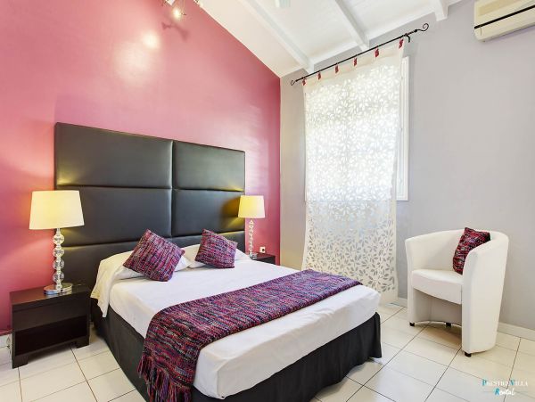 Guadeloupe Home 962656