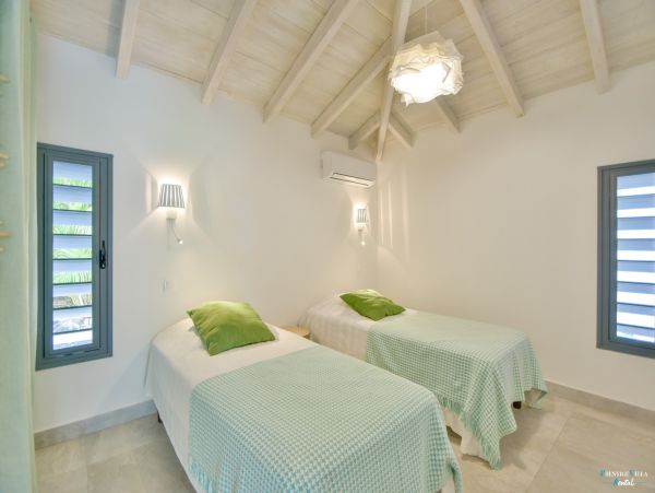 Guadeloupe Home 962658