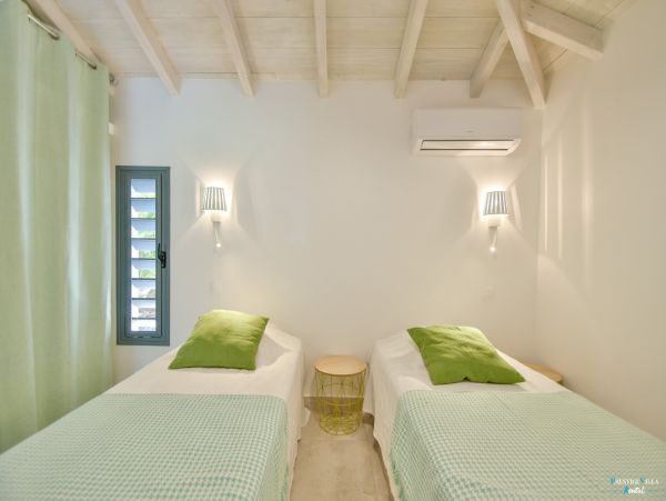 Guadeloupe Home 962658