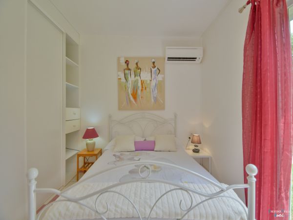 Guadeloupe Home 962661