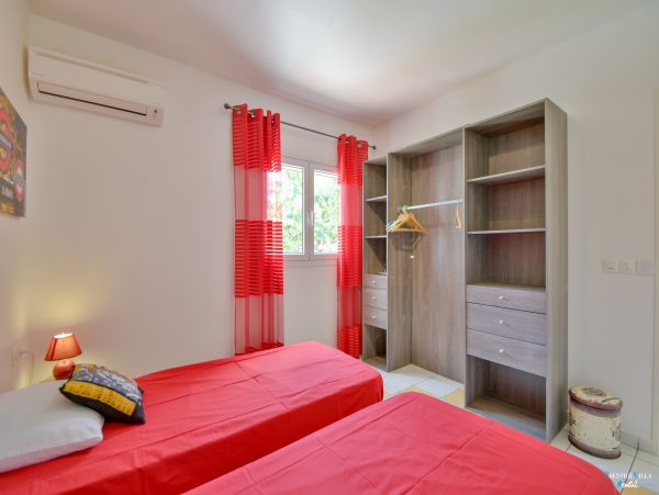 Guadeloupe Home 962661