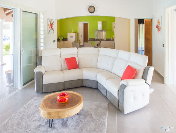 Guadeloupe Home 962664