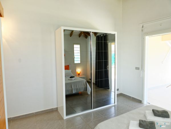 Guadeloupe Home 962664