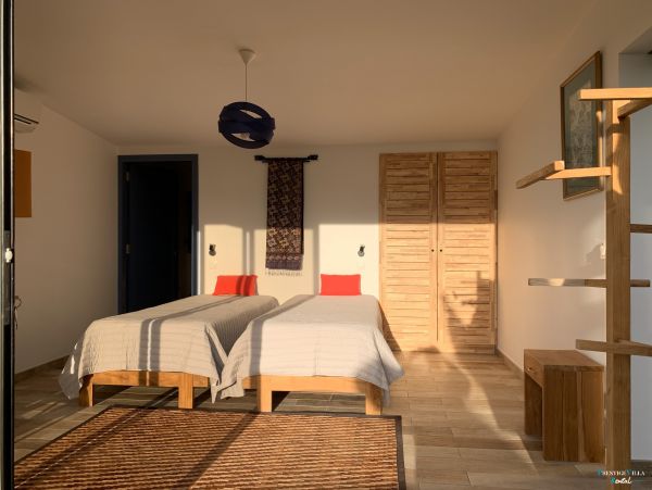Guadeloupe Home 962666