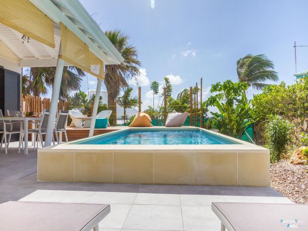 Guadeloupe Home 962668