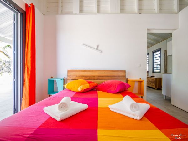 Guadeloupe Home 962668