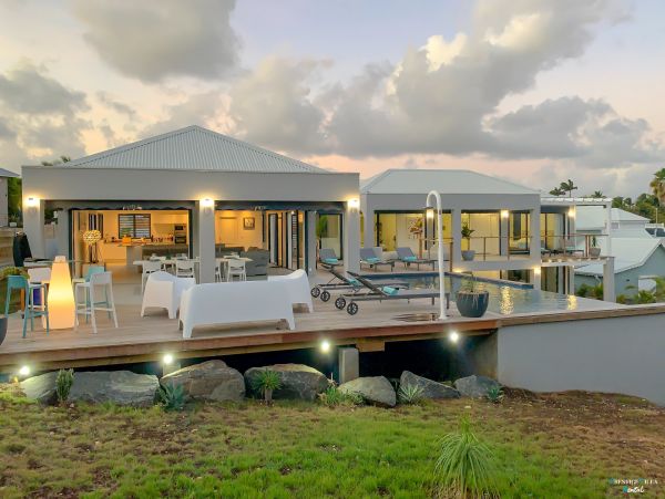 Guadeloupe Home 962669