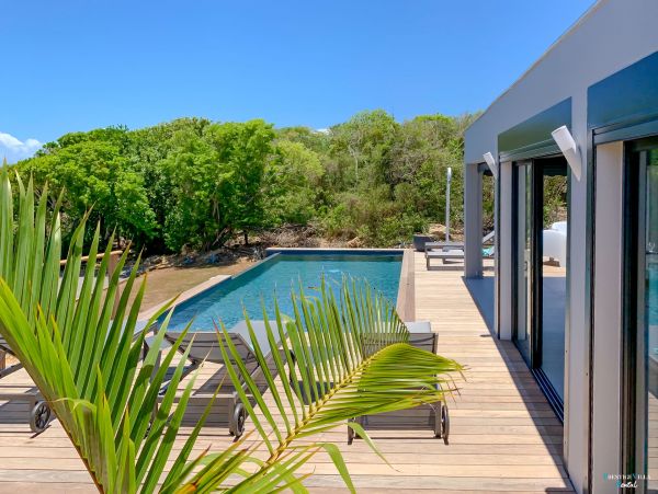 Guadeloupe Home 962669