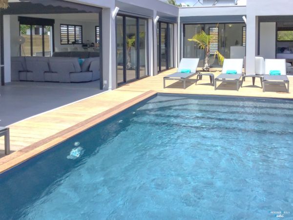 Guadeloupe Home 962669