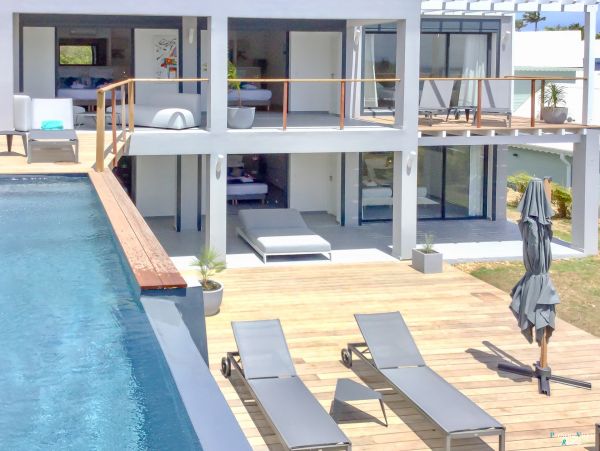 Guadeloupe Home 962669