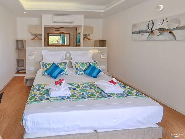 Guadeloupe Home 962669