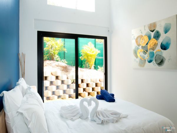 Guadeloupe Home 962671