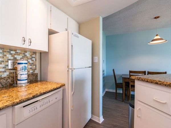 Five min Walk to Sea Holmes Beach Vacation Condo