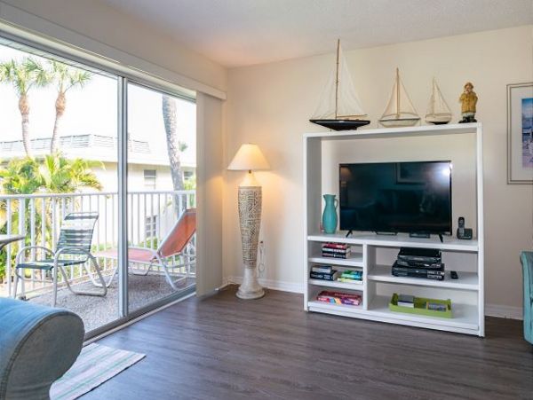 Five min Walk to Sea Holmes Beach Vacation Condo