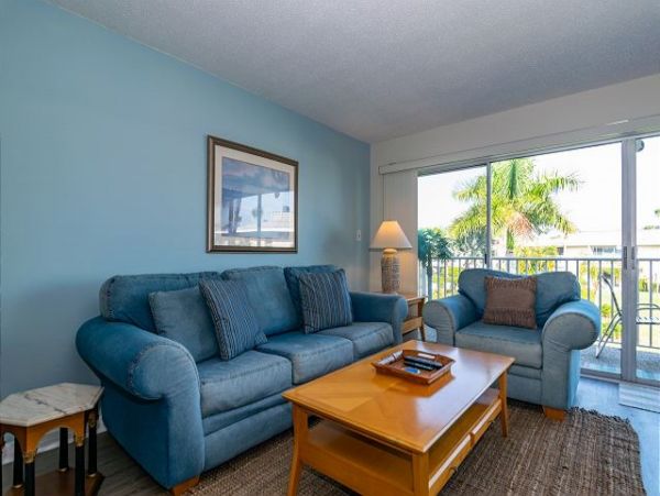 Five min Walk to Sea Holmes Beach Vacation Condo