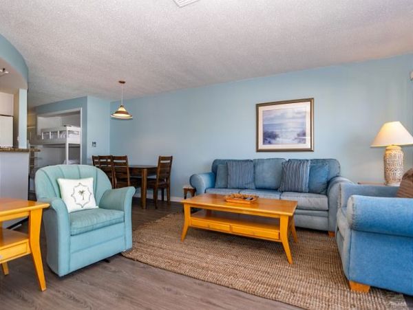 Five min Walk to Sea Holmes Beach Vacation Condo