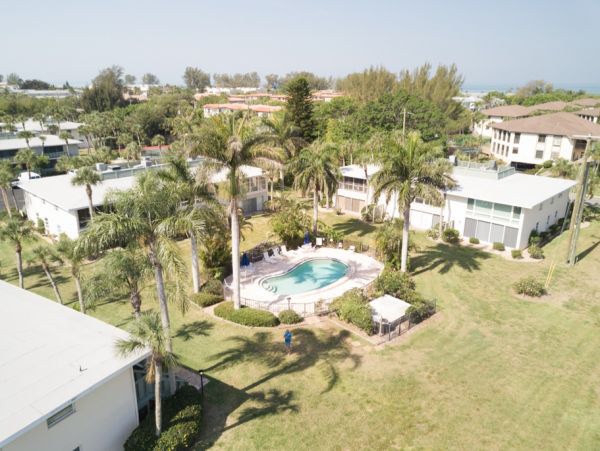 Five min Walk to Sea Holmes Beach Vacation Condo