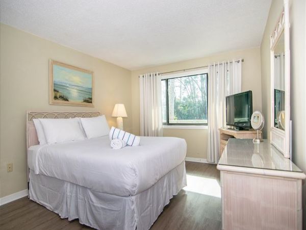 Five min Walk to Sea Holmes Beach Vacation Condo