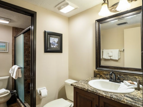 Holmes Beach Beachfront  Vacation Condo Sleeps 3 Guests